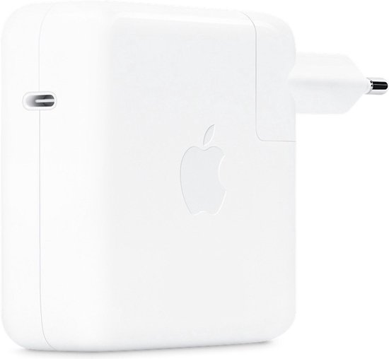 Witte Apple 67W USB-C power adapter met Apple logo en uitklapbare stekker aan de zijkant.