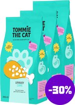 Drie zakken Tommie The Cat kattenvoer in turquoise met een witte pootafdruk en kippenpoot. 2KG E.
