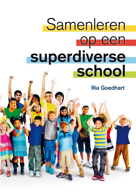 Een diverse groep kinderen juicht met hun armen in de lucht. De titel 'Samenleren op een superdiverse school' staat bovenaan, met de naam van de auteur.