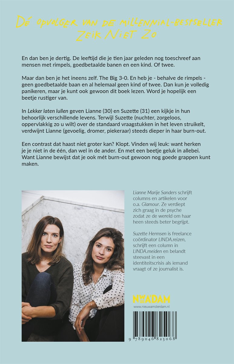 Twee vrouwen, Lyanne en Suzette, zitten samen.