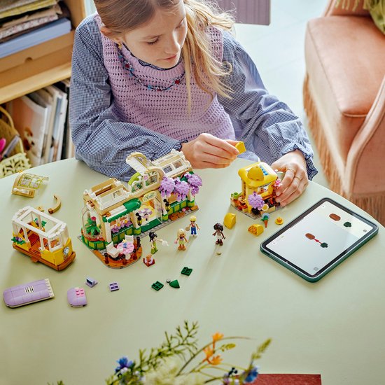 LEGO Friends Plant Café & Flower Shop 42671 (6/8)