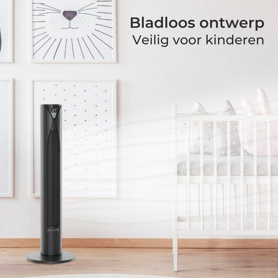 Zwarte bladloze CoolHome torenventilator in een kinderkamer, naast een wieg.