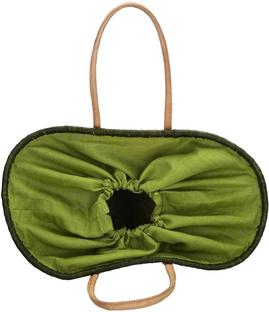 Binnenkant van de rieten mand met groene voering, gesloten met een trekkoord.