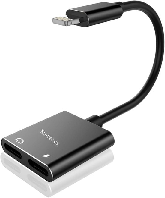 Zwarte Xtabarya 2-in-1 splitter met 3.5mm audio- en Lightning-poorten.