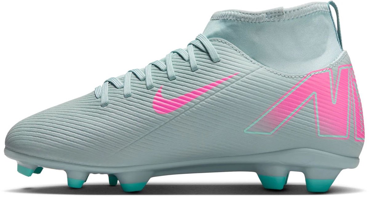 Nike Voetbalschoen Mercurial Superfly 10 Club FG/MG Junior in lichtblauw met roze details, maat 36.5, voor jonge voetballers.