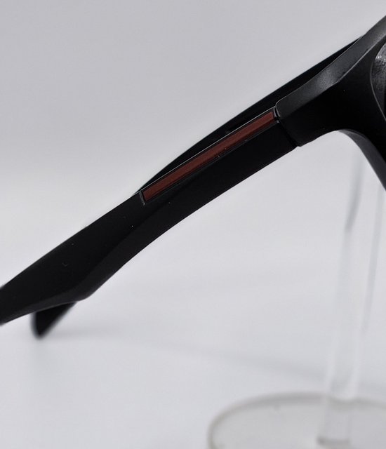 Stijlvolle gepolariseerde unisex zonnebril met UV-bescherming kat 3 inclusief brillenkoker en doekje / kost eyewear PZ2527 / Aland optiek van Merkloos — afbeelding 3