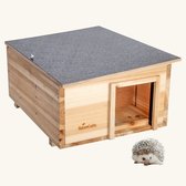 NatureCrafts Egelhuis - Waterdichte 1.5cm Stevige Wanden met Transparante Beits - Op Pootjes tegen Grondvocht - Ventilatie & Verstelbaar Labyrint Winterhuis - 45x34x20cm - Premium Egelhuisje - FSC 100%