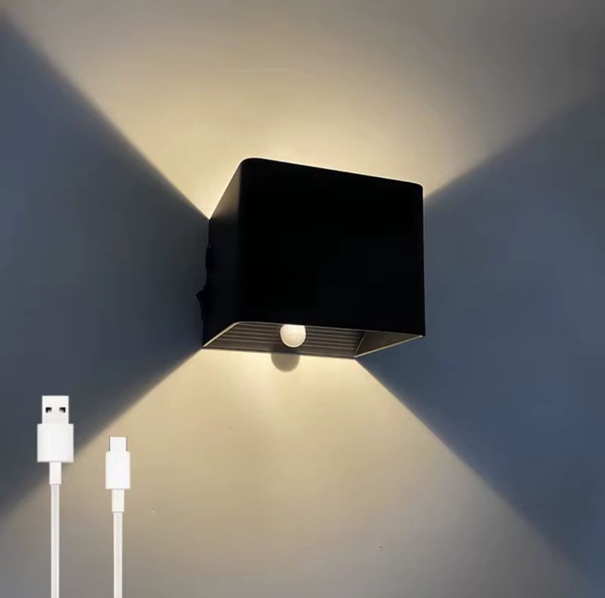 Leba Oplaadbare Wandlamp Kubus - Up & Down verlichting - Modern Design - Warm Wit Licht - Voor Binnen en Buiten (overdekt) - Eenvoudige Installatie - Draadloos - USB-C Oplaadbaar - Bewegingssensor - Zwart