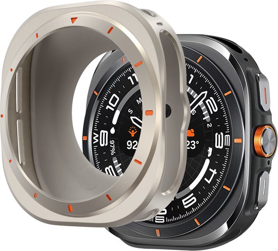 Bandz metalen hoesje geschikt voor Samsung Galaxy Watch Ultra / Ultra 2025 - case van hoogwaardig metalen materiaal - Robuuste bescherming (titanium kleur)