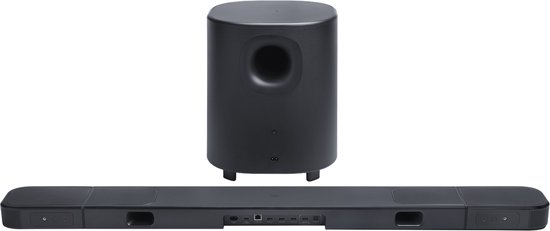 Zwarte JBL soundbar met afneembare speakers en subwoofer, met achterkant zichtbaar.