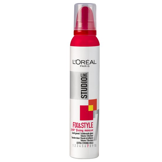 Mousse fixante L'Oréal Paris Studio Line Fix&Style, fixation 24h, volume et structure. Bombe blanche à bouchon rouge et blocs de couleurs.