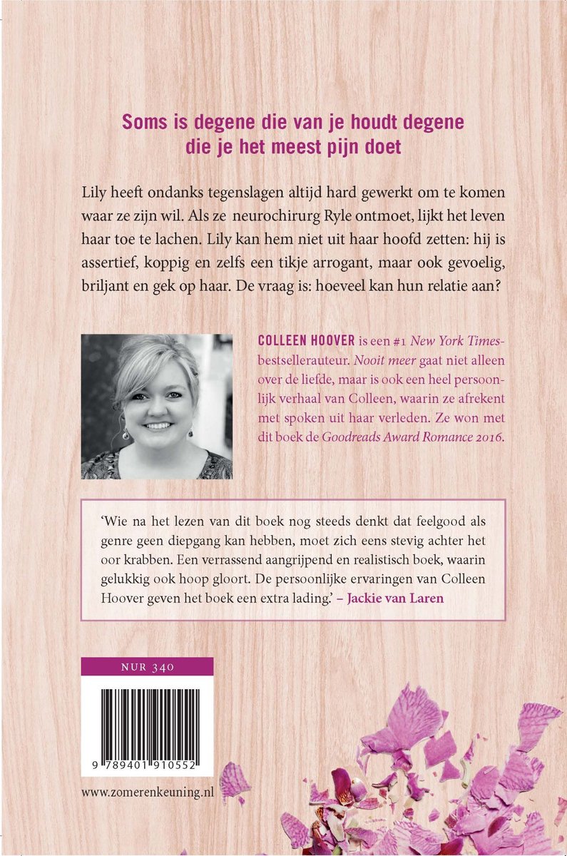 Boekomslag met tekst en foto van Colleen Hoover. De titel is 'Nooit meer'. De foto toont een lachende blonde vrouw.