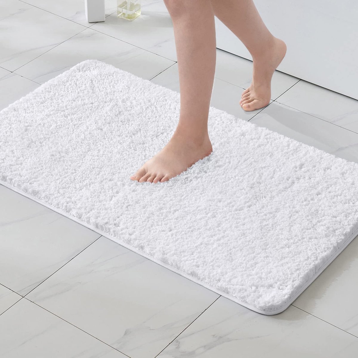 Ibenzoa® Comfortabele Antislip Badmat met Superieure Absorptie en Zacht Microvezel Ontwerp, 70x120 cm, Wit