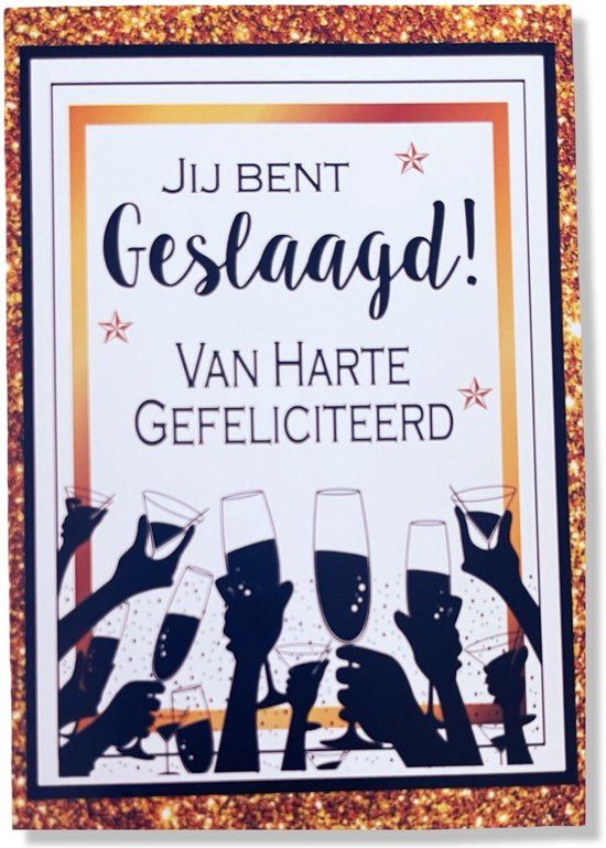 Gouden glitterrand, kaart met tekst 'JIJ BENT Geslaagd! VAN HARTE GEVECILICITEERD' en silhouetten van handen met champagneglazen.