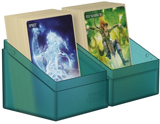 Twee transparante malachietkleurige kaartendozen, elk gevuld met kaarten. De linkerdoos toont de kaart 'SPIRIT', de rechter de kaart 'ELF WARRIOR'.
