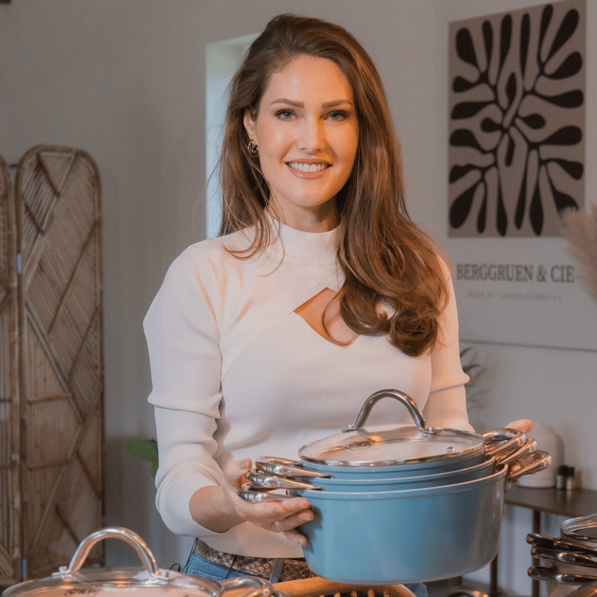 Cook & Pan 9-Delige Pannenset Go Blue - PFAS vrij - Alle Warmtebronnen - Pannen Set met 7 jaar Garantie - Krasbestendige Anti Aanbaklaag - Vaatwasserbestendig - Gas, Inductie, Elektrisch, Oven - Koekenpan, Wokpan, Steelpan, Hapjespan, Kookpot - Blauw – foto 2