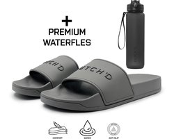 Badslippers + Waterfles Cadeau! - Badslippers Heren - Badslippers Dames - Slippers Heren en Dames - Dubbele maten - Unisex - Slippers - Badslipper - Maat 37/38 - Antraciet - Anti Slip- Sauna slippers