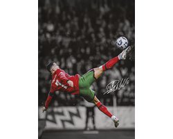 Cristiano Ronaldo Poster met Lijst – Portugal – Handtekening Design – 23 x 33 cm – Voetbal Wanddecoratie – Cadeau voor CR7 Fans