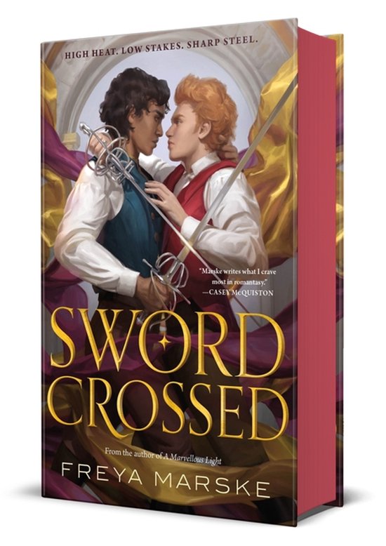 Boekomslag met twee mannen met zwaarden, 'Sword Crossed' door Freya Marske.