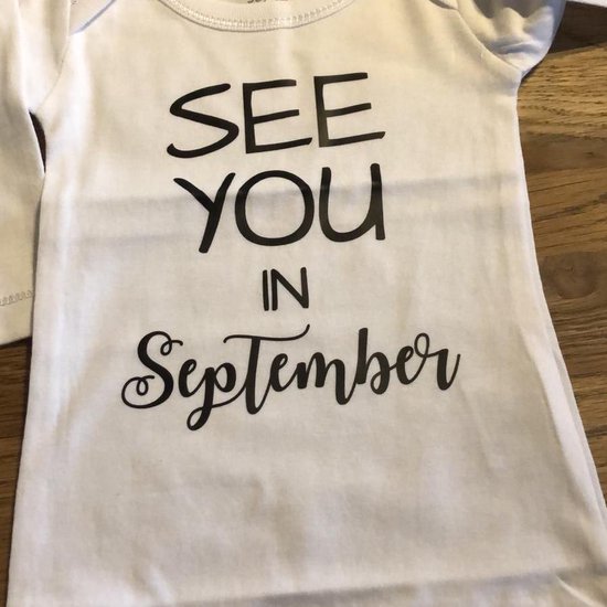 Baby Rompertje tekst aankondiging zwangerschap Zwangerschapsaankondiging maand See you in September | Lange mouw | wit | maat 50/56 | Cadeau voor de liefste aanstaande oma en opa mama papa oom tante | Bekendmaking zwangerschap