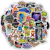 50 Space Galaxy stickers met aliëns, ruimtevaart, astronauten, raketten etc. Mix voor auto, laptop, skateboard, raam, muur etc.