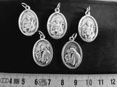 Sint Anthonius/Sint Franciscus, medaille, wit metaal, ovaal, Verpakt per 5 stuks