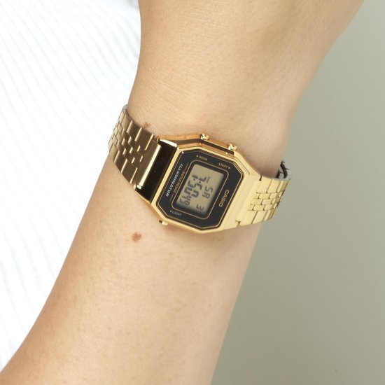 Casio Vintage Iconic LA680WEGA-1ER Dameshorloge 28,6 mm - Goudkleurig