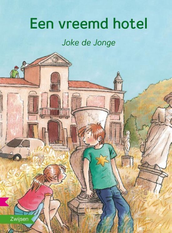 Cover van het boek 'Een vreemd hotel + CD' van J. de Jonge