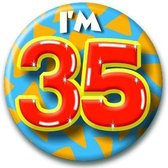 Verjaardags button I am 35