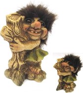 NyForm Trollen: Girl Troll Holding Tree, Hoog 15cm