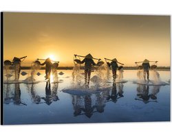Dibond –Werkende Mannen in Vietnam– 90x60 Foto op Aluminium (Wanddecoratie van metaal)