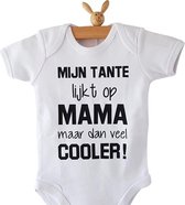 Baby Rompertje tekst Mijn tante lijkt op mama maar dan veel cooler!  | Lange mouw | wit | maat 62/68 aanstaande