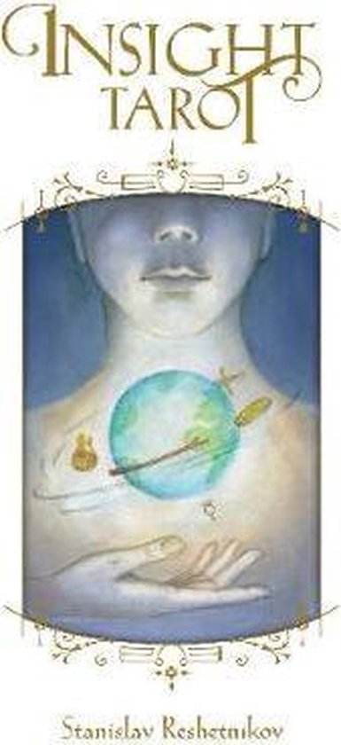 Insight Tarot kaft met een gezicht en een wereldbol in de borst, van Stanislav Reshetnikov.