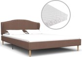 Bed met matras stof bruin 120x200 cm