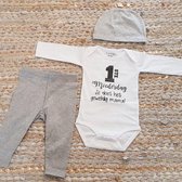 MM Baby rompertje met tekst eerste moederdag mama cadeau geboorte meisje jongen set met tekst aanstaande zwanger kledingset pasgeboren unisex Bodysuit | Huispakje | Kraamkado | Gift Set
