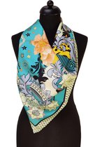 ThannaPhum Luxe zijden sjaal - Lichtblauw met bloem patronen 85 x 85 cm