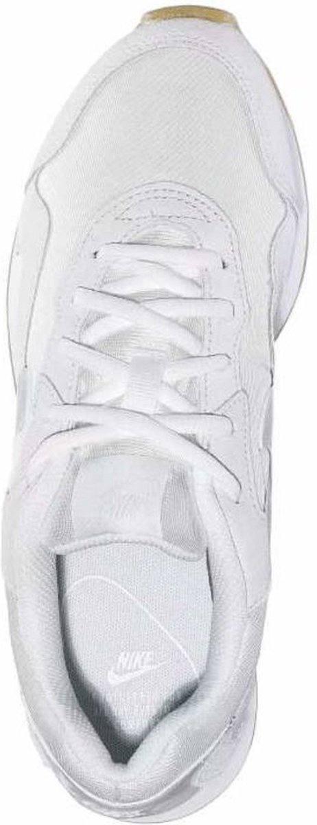 Nike Delfine dames Sneakers - Schoenen - ecru - 42.5 | bol.com