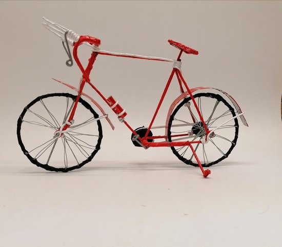 Decoratieve fiets van gerecycled blik - Fairtrade | bol.com