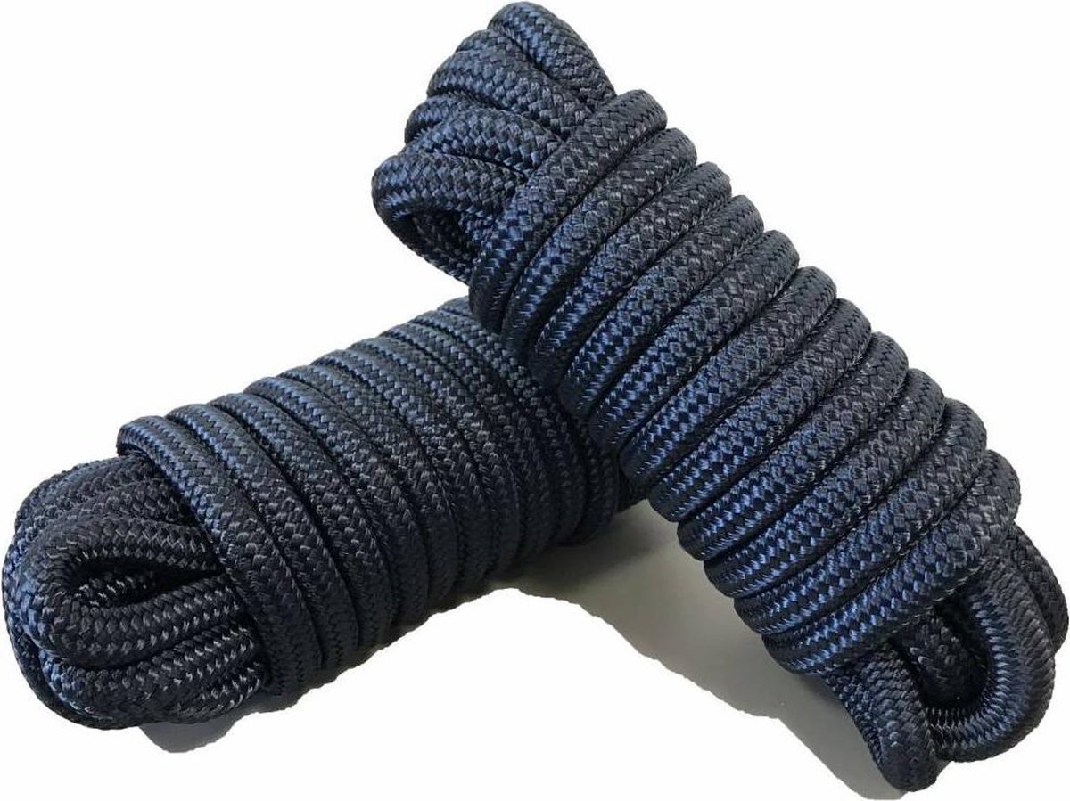Landvast van 100% polyester. 16 voudig gevlochten. met aangesplits oog. wit/zwart. 14mm lengte 8m