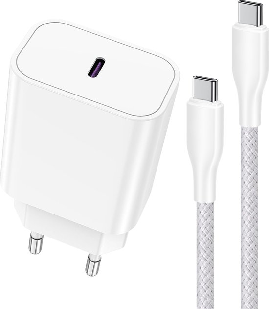 Witte 20W snellader met twee witte USB-C kabels. Stekkerblok met twee pinnen.