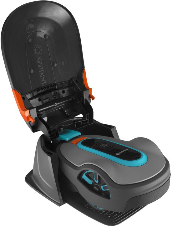 Robotmaaier met opengeklapte kap, rustend op een grijze laadstation.