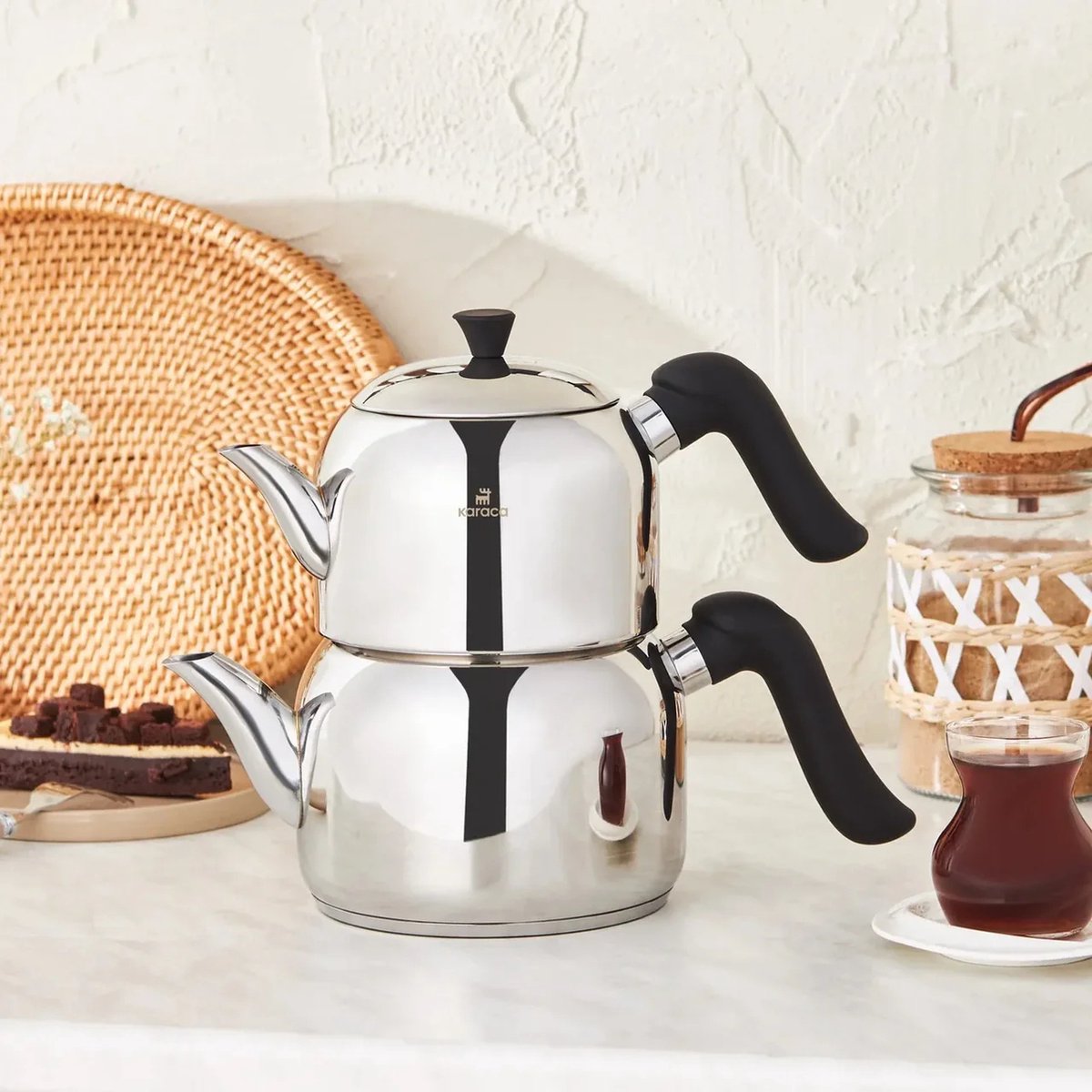 Karaca Edana – RVS Theepot met Zwarte Handvatten – 1900 ml – Inductiegeschikt