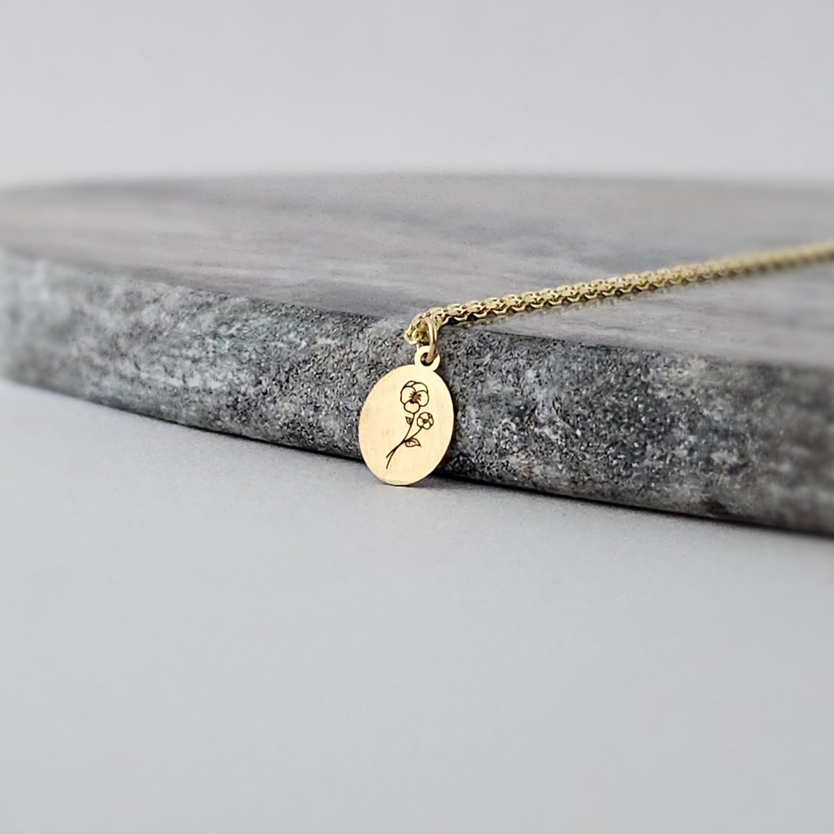 Ellen Life Jewelry | Februari Geboortebloem Kettingen - 14K Goud Gepersonaliseerd Keeting - Verjaardag Cadeau Vriendin & Vrouw - Geboortemaand Ketting met Hanger - Handgemaakte Sieraden