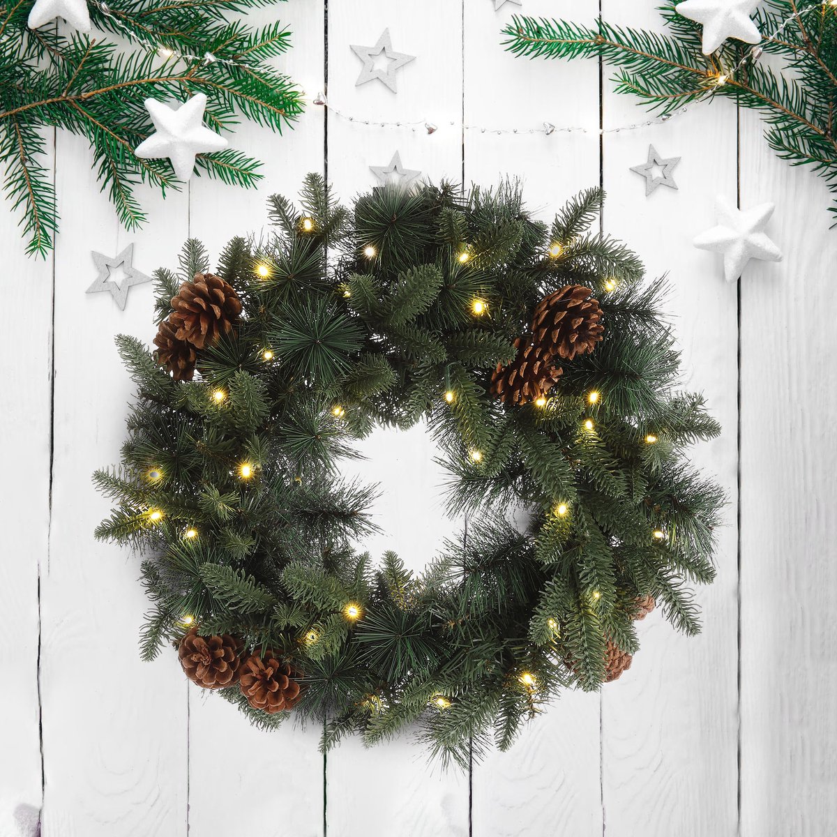 Meisterhome Kerstkrans van 60 cm - Inclusief Ophangbeugel en 50 Warmwitte LED's - Timer - Dennenappels - Kerstkrans met verlichting – foto 6