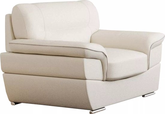 Crème lederen fauteuil met grijze biezen, op zilverkleurige pootjes.
