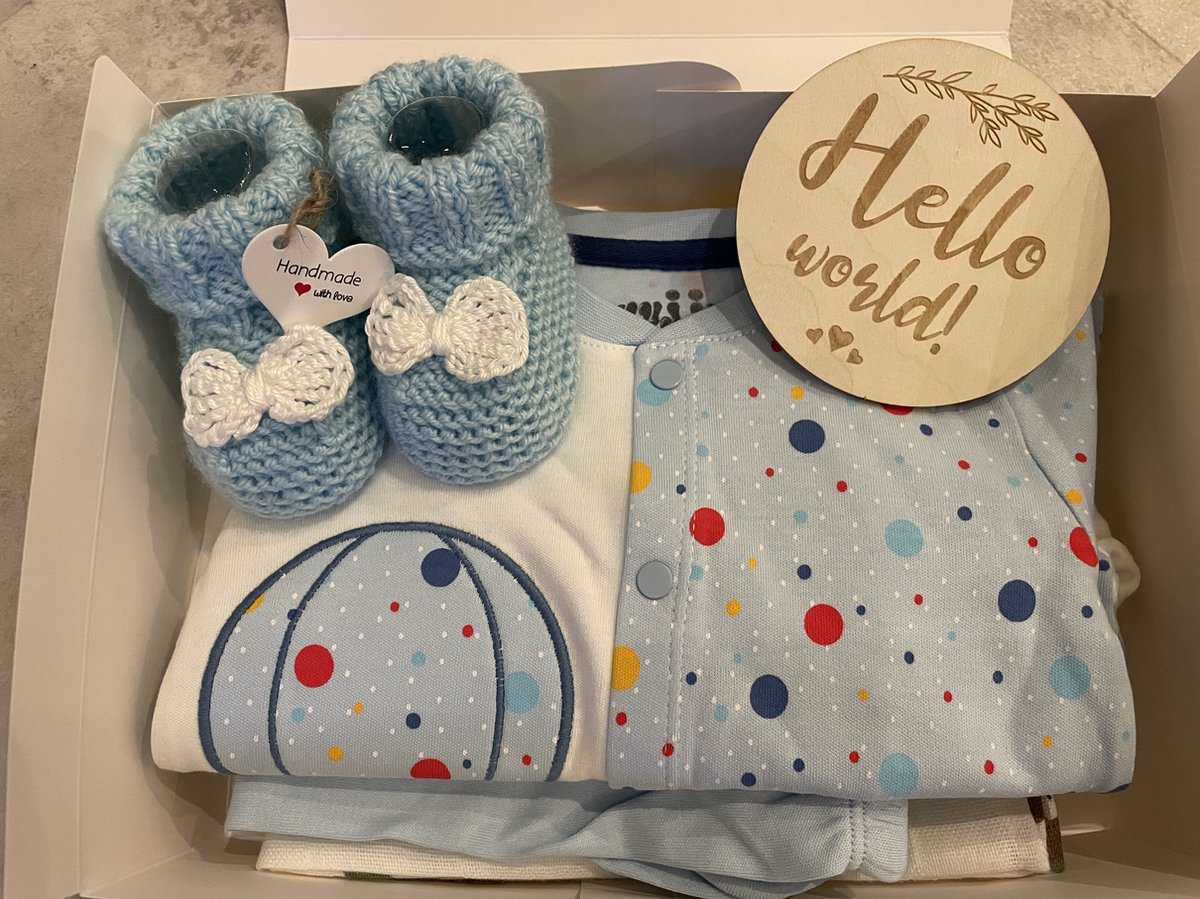 Goedkoopste Maminobaby.nl - Baby Geschenkset meisjes - Handmade Babyslofjes - Babykleding - Babyshower cadeau - Kraamcadeau