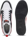 Bovenaanzicht van de witte, zwarte en rode PUMA Rebound v6 met 'FOREVER BETTER' binnenzool en zwarte buitenzool.