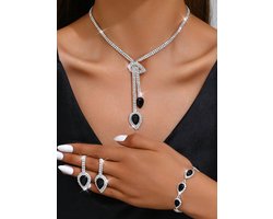 Ketting + armband + oorbellen bergkristal met zwarte steentjes