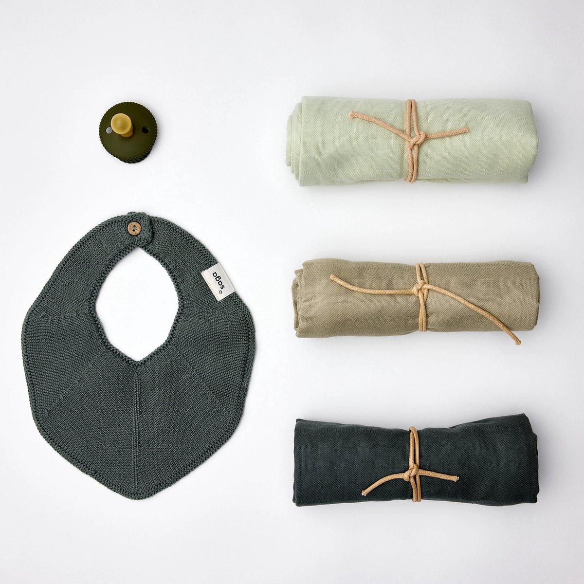 Goedkoopste Baby Geschenkset - Kraamcadeau - Green Eyes - 3x muslindoekje - 1x fopspeen - 1x spuugdoekje