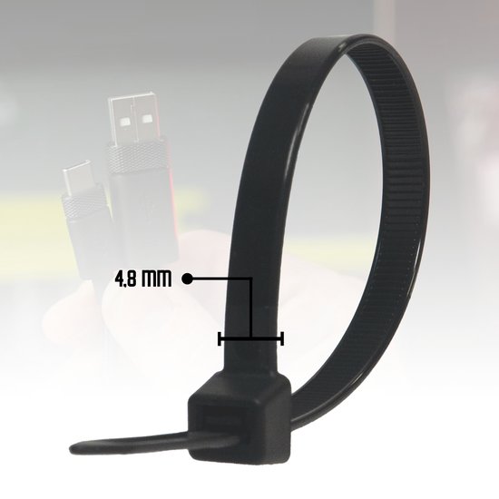 Zwarte kabelbinder met afmeting 4,8 mm breed.